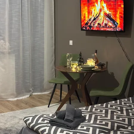 Mountain Asp E63 Gardens דירה בורובץ