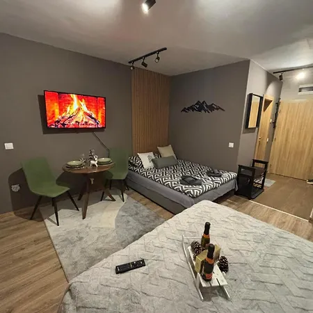 Mountain Asp E63 Gardens * בורובץ