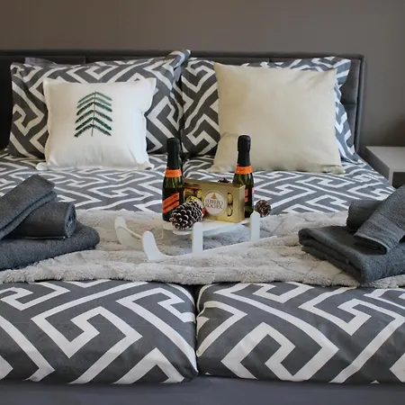 Mountain Asp E63 Gardens בורובץ